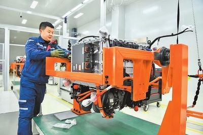 加“力”生產(chǎn) 向“質(zhì)”而行 全省“萬人助萬企”活動中的“焦作實踐”——以普通機(jī)械設(shè)備安裝服務(wù)為例